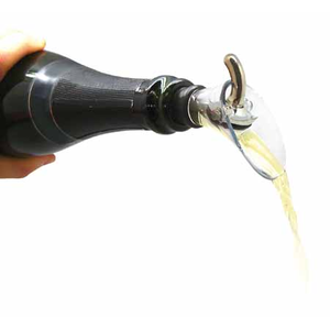 Stopper uitgiet champagne